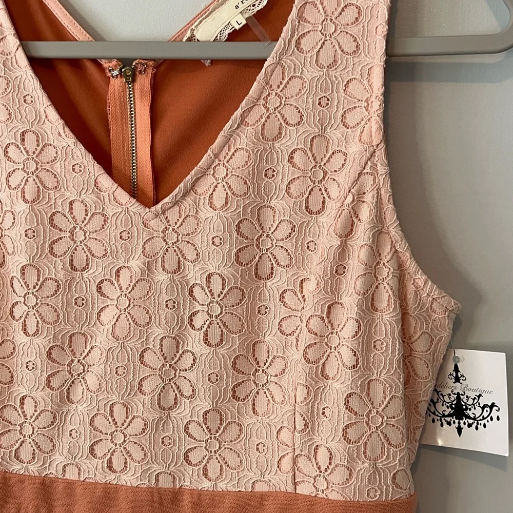 Women’s dress - Picture 4 of 5